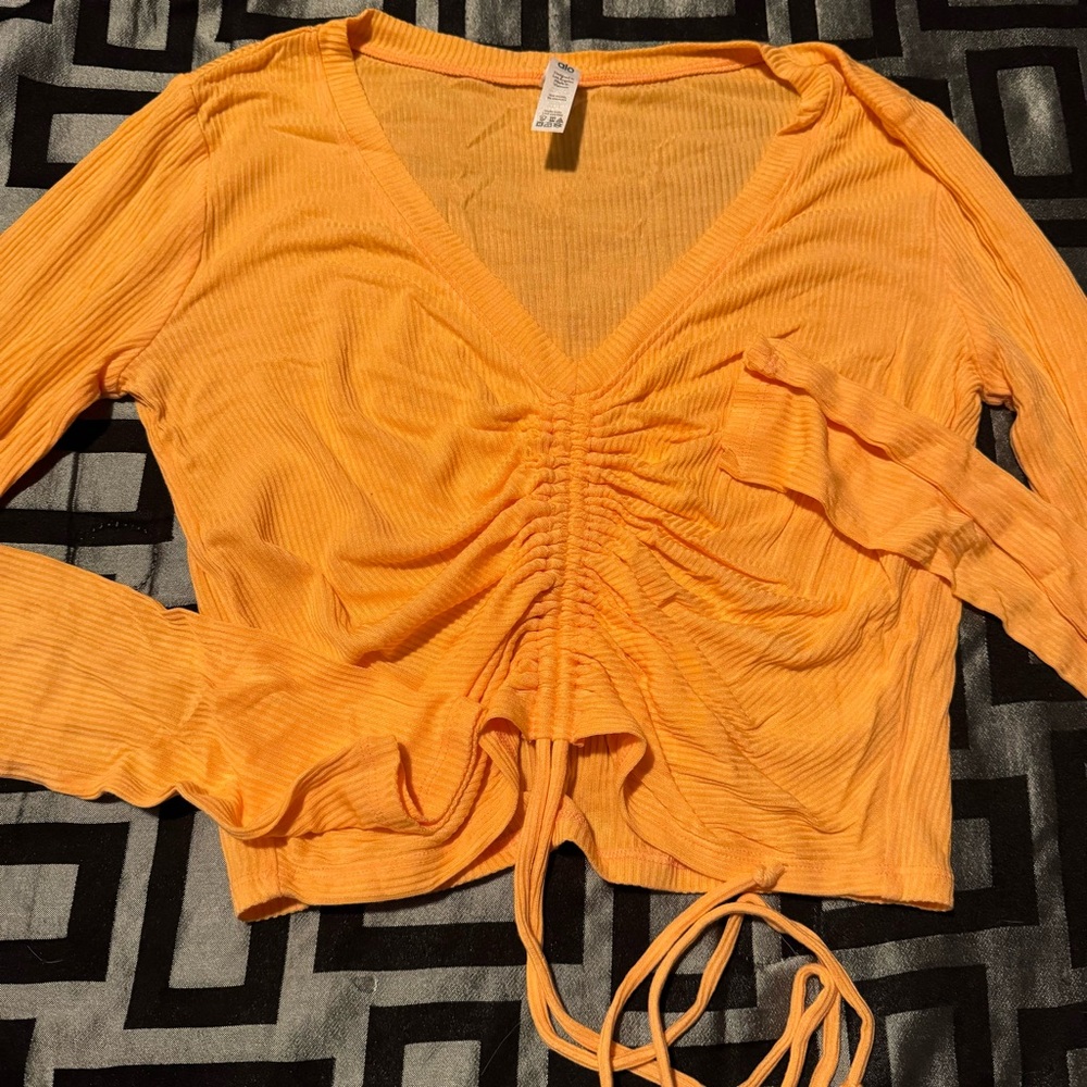 ALO Yoga Ribbed Cinch Cropped Long Sleeve